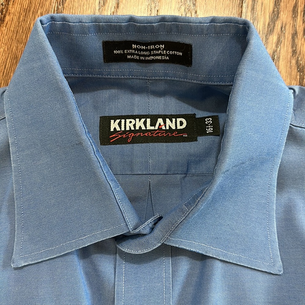 Kirkland men’s dress shirt 16 1/2 33 100% cotton. Freshly dry-cleaned!